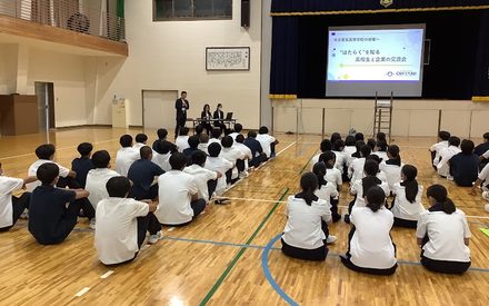 【学校生活】企業説明会を行いました!(1・2年生) 【学校生活】企業説明会を行いました!(1・2年生)